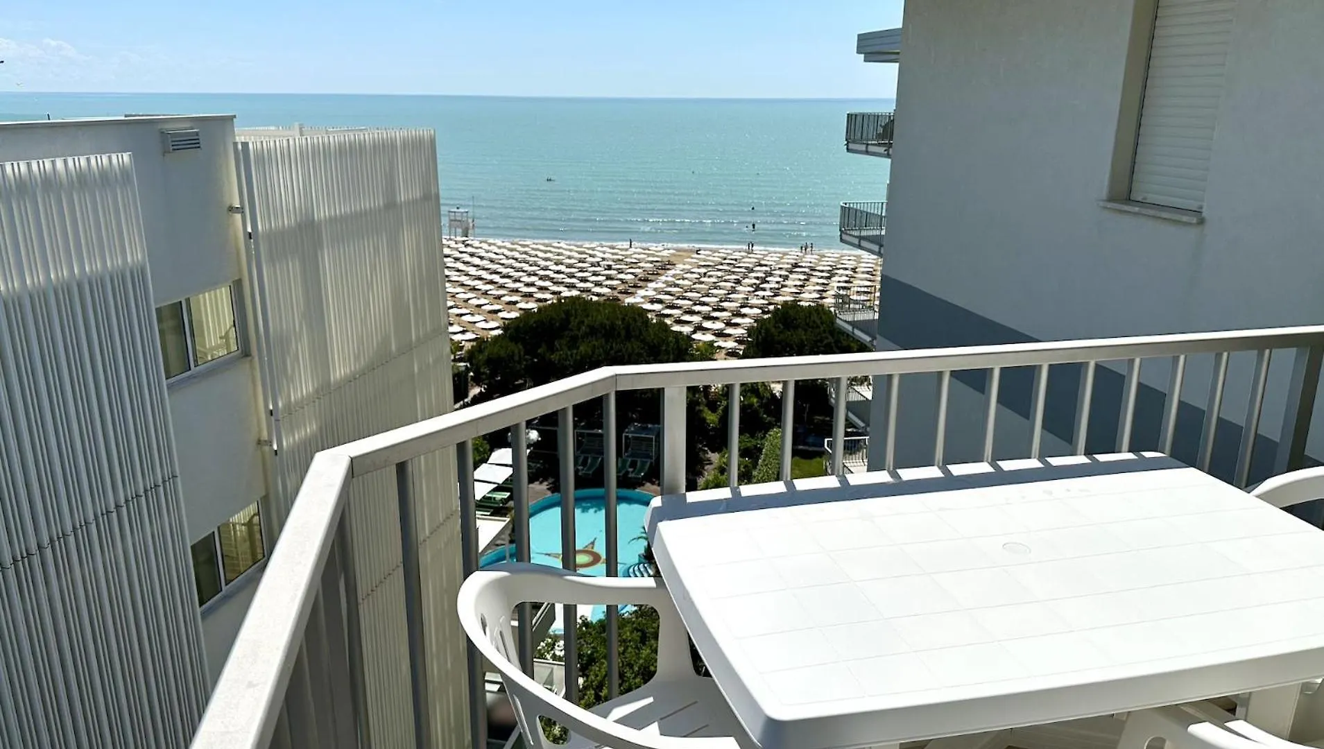 Appartamento Fronte Mare Marinella 11 Family Apartments - Carraro Immobiliare Jesolo location